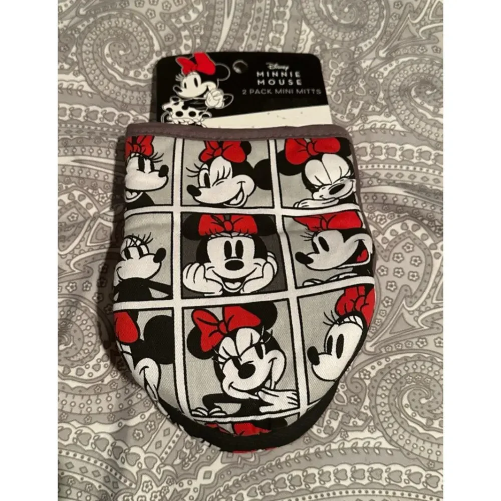 NIB Disney Parks Kitchen 3-pc Set Spatula Tongs & pot holders holders